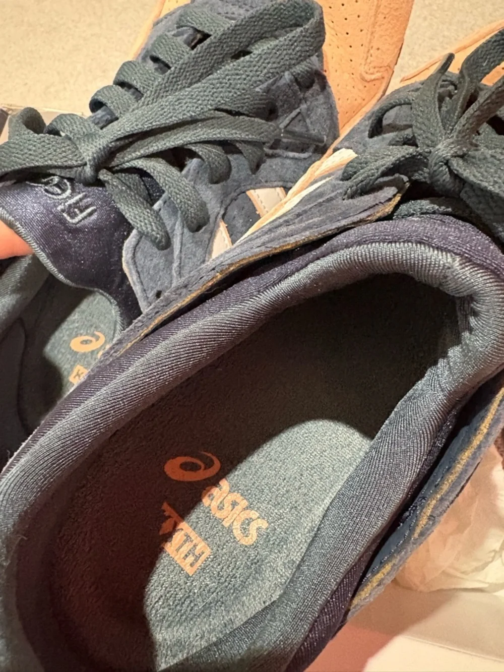 ASICS x KITH - Picture 7 of 9